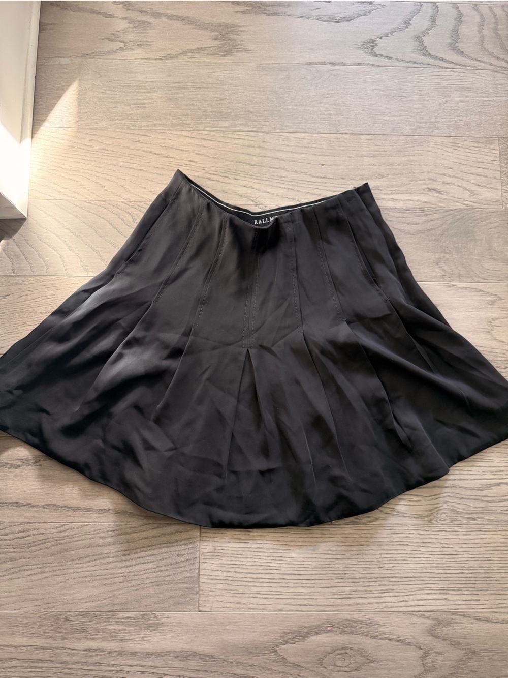 Kallmeyer Sutton Pleated Skirt in Viscose Cady - Picture 2 of 6